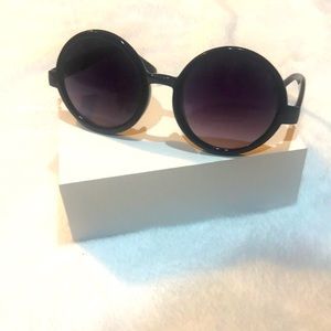 Large Round sunglasses